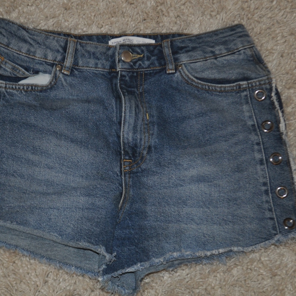 Zara grommet jean shorts